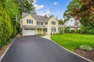74 Eakins Rd, Manhasset, NY 11030