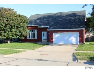 207 Carriage Ln, Sergeant Bluff, IA 51054