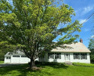 934 E West Rd, Putney, VT 05346