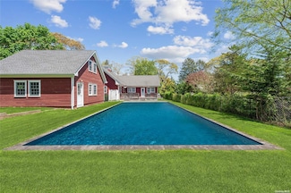1800 Westphalia Rd, Mattituck, NY 11952