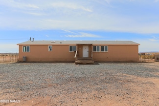 943 Jolly Rd, Winslow, AZ 86047
