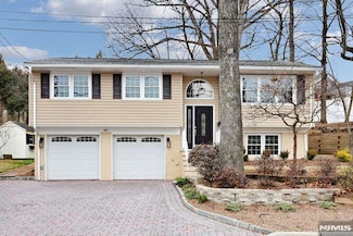 685 Center Ave, Westwood, NJ 07675