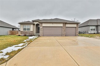 1404 SW 8th Terrace, Oak Grove, MO 64075