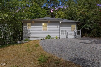 220 Simmons St, Sanford, NC 27330