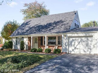 12842 Point Pleasant Dr, Fairfax, VA 22033