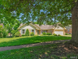 4651 Grandcastle Dr, Saint Louis, MO 63128