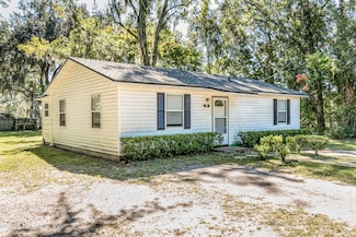 520 W Railroad Ave, MacClenny, FL 32063