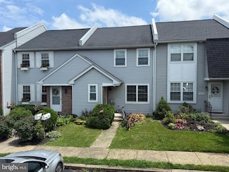 1545 Russett Dr, Warminster, PA 18974