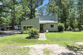 120 Croatan Ln, New Bern, NC 28562