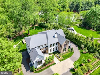 1011 Langley Hill Dr, McLean, VA 22101
