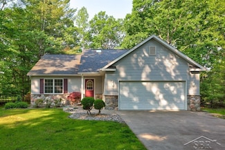 878 S Crooked Tree Ln, Midland, MI 48640
