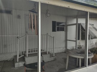 21760 NW 3rd St, Pembroke Pines, FL 33029