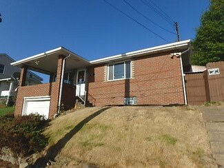 27 Goldstrom Ave, Dravosburg, PA 15034