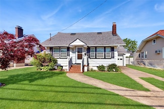 3294 4th St, Oceanside, NY 11572