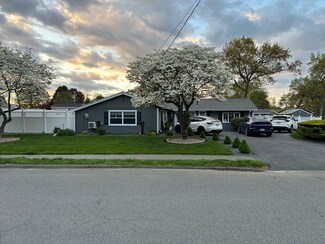 5 Elizabeth Ln, Peabody, MA 01960