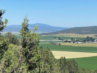 5879 W Langell Valley Rd, Bonanza, OR 97623
