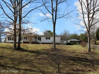 294 Weddle St, Hillsville, VA 24343