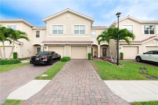2693 Citrus St, Naples, FL 34120