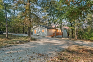 704 Iowa Colony Rd, Hollister, MO 65672