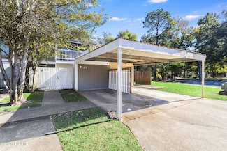 35 Larkspur Ln, Lafayette, LA 70507