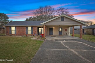 102 Brownlee Ave, Broussard, LA 70518