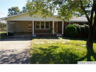 1110 Hillcrest Dr, Weaver, AL 36277