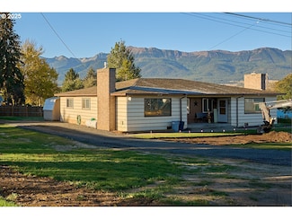 304 E Park St, Enterprise, OR 97828