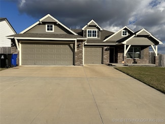 7321 S Hemlock Ave, Broken Arrow, OK 74011