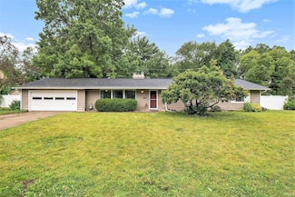 1640 Southbrook Dr, South Bend, IN 46614