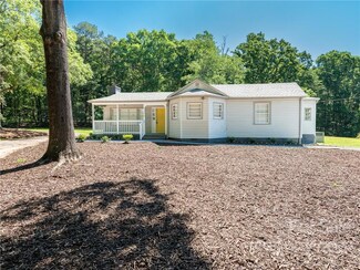 5348 Rockwood Rd, Charlotte, NC 28216