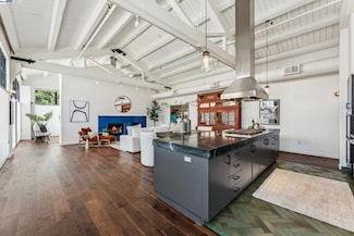 311 4th St Unit 301, Oakland, CA 94607