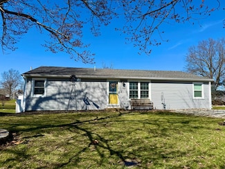 523 E Sanders St, La Plata, MO 63549
