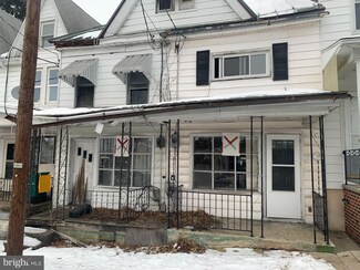 139 S Locust St, Mount Carmel, PA 17851