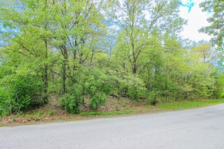 5615 Mulligan Dr, Wheatfield, IN 46392
