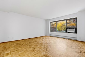 21-85 34th Ave Unit 2D, Astoria, NY 11106