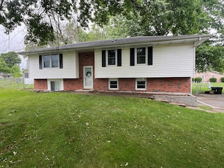 1 Fairlane Dr, Kirksville, MO 63501