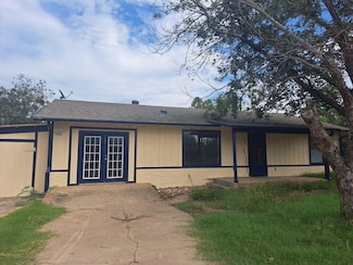 851 Aspen Ln, Cottonwood Shores, TX 78657