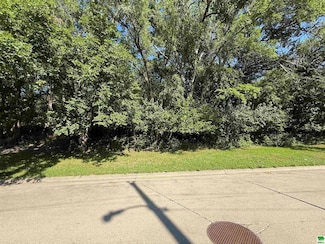 1010 Pacific St, Sioux City, IA 51105