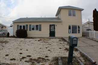 32 Gregg Dr, Manahawkin, NJ 08050