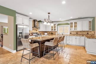 52 Woodward St, Saddle Brook, NJ 07663