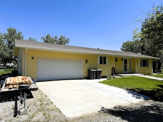 107 Country Dr, Worland, WY 82401