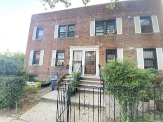 42-68 Saull St, Flushing, NY 11355