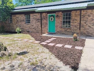 340 Woodland Ave, Mary Esther, FL 32569