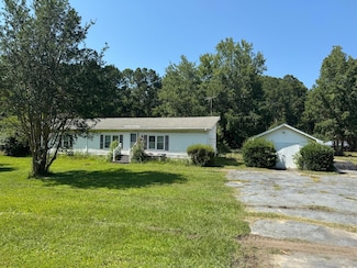 1694 Fish Rd, Ridgeville, SC 29472
