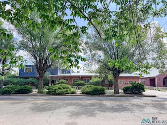 1050 8th St, Las Vegas, NM 87701