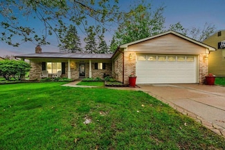 24459 Surfside Rd, Novi, MI 48374