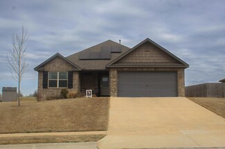 1670 Seattle Slew St, Prairie Grove, AR 72753
