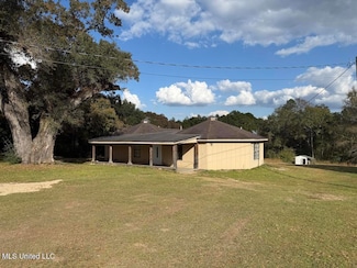 69 Buster Shaw Rd, Lumberton, MS 39455