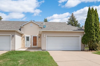1933 E Ridge Ct, Stillwater, MN 55082