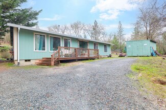 210 Hansen Dr, Grants Pass, OR 97526